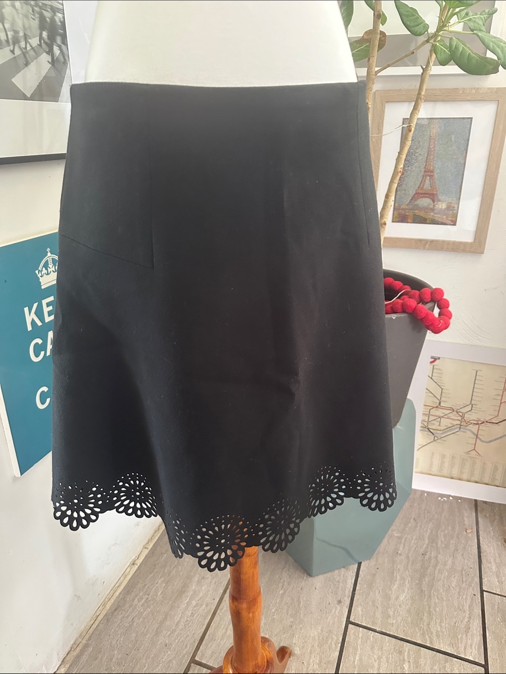 LOFT Pretty Black A-Line Skirt with Laser-Cut Scalloped Hem 10P